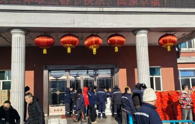 ��ů�´� ��ϵְ������ɭ��������-׷�󽡿�,����һ��ɳ���չ2026�괺������ְ��ο������ů�˶�