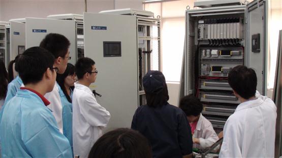 交大家生走进918博天堂感触科技创新魅力2.jpg